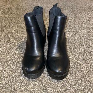 Black Heeled Chelsea Boots